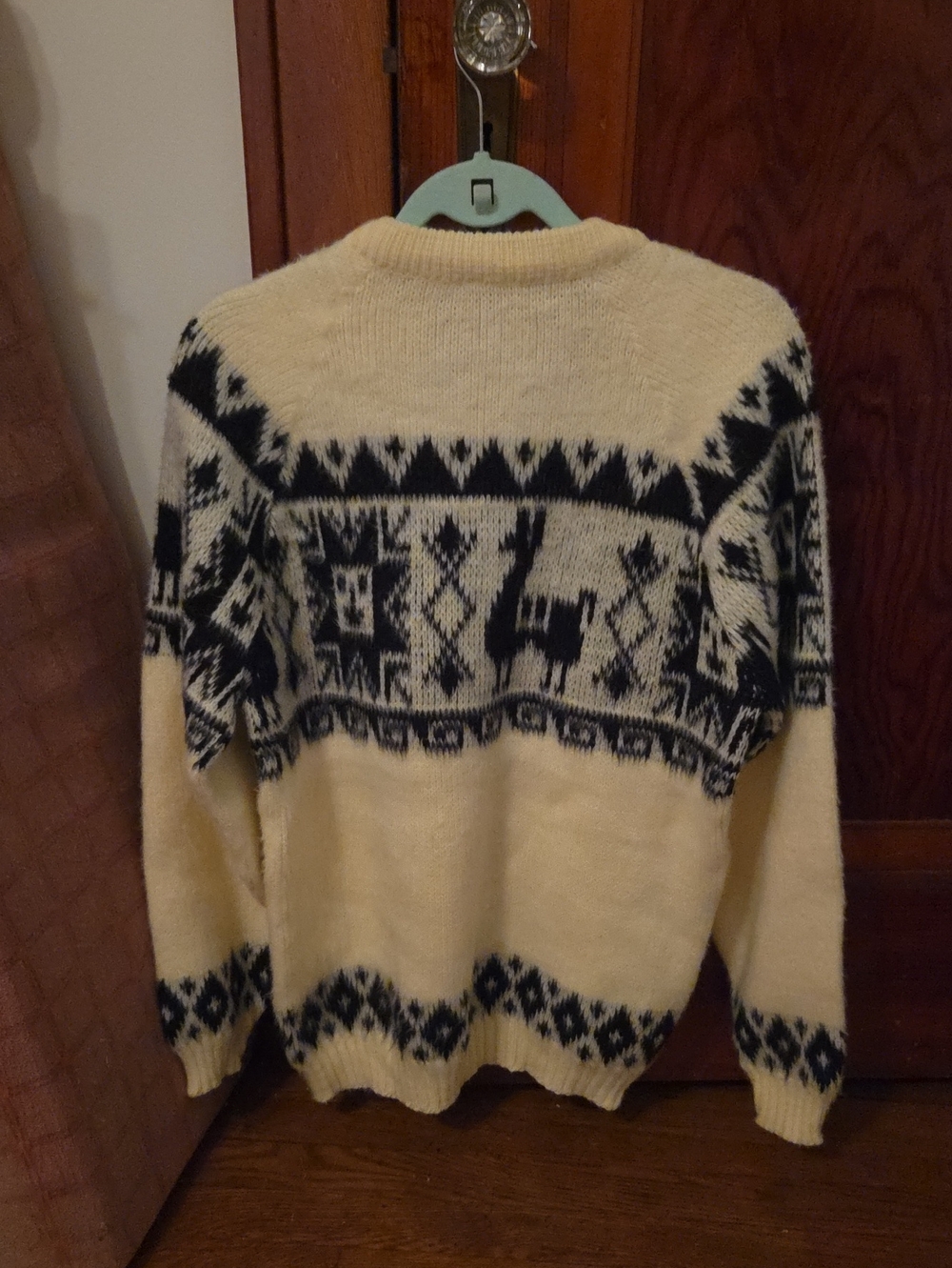 Alpaca Sweater - Picture 4 of 11